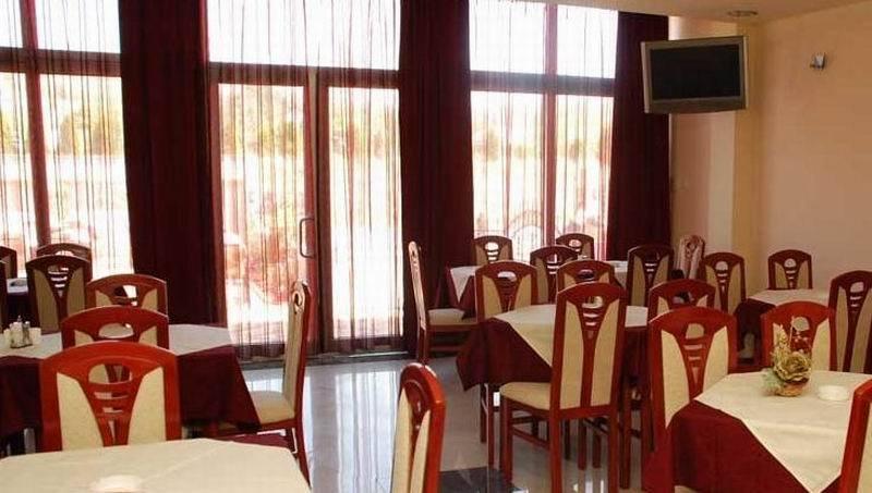 ולס Hotel&Spamontenegro Rivijera מסעדה תמונה